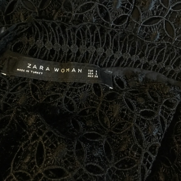 Zara women small black top with zip on back, crochet/mesh overlay. Pre owned - Picture 4 of 9